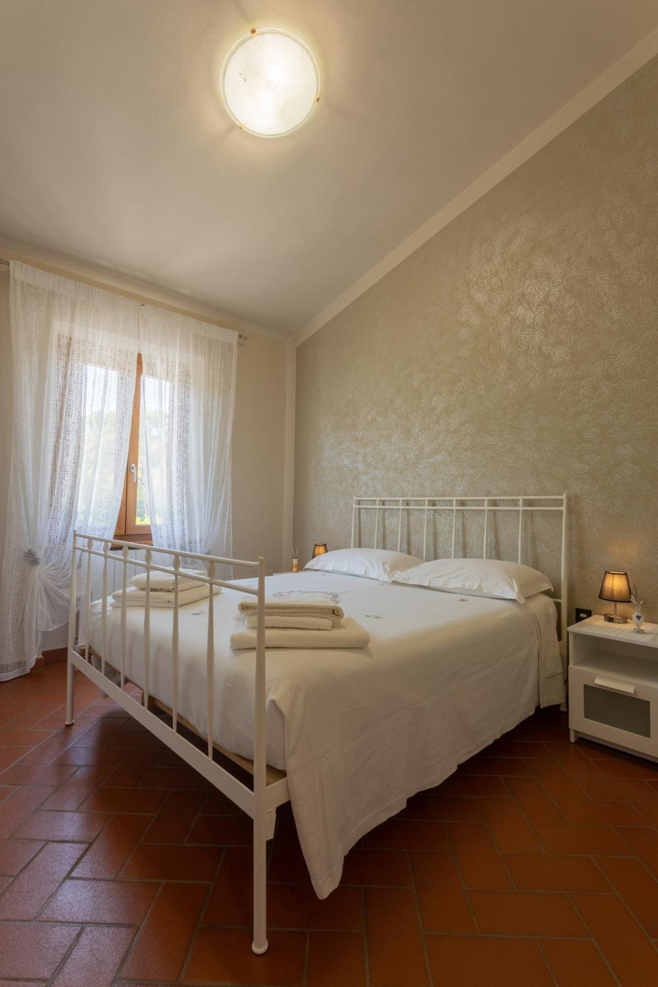 A Casa Di Luna Stabbia Bagian luar foto